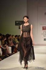 Model walk the ramp for Vaishali S Show at Wills Lifestyle India Fashion Week 2012 day 4 on 9th Oct 2012 (33).JPG